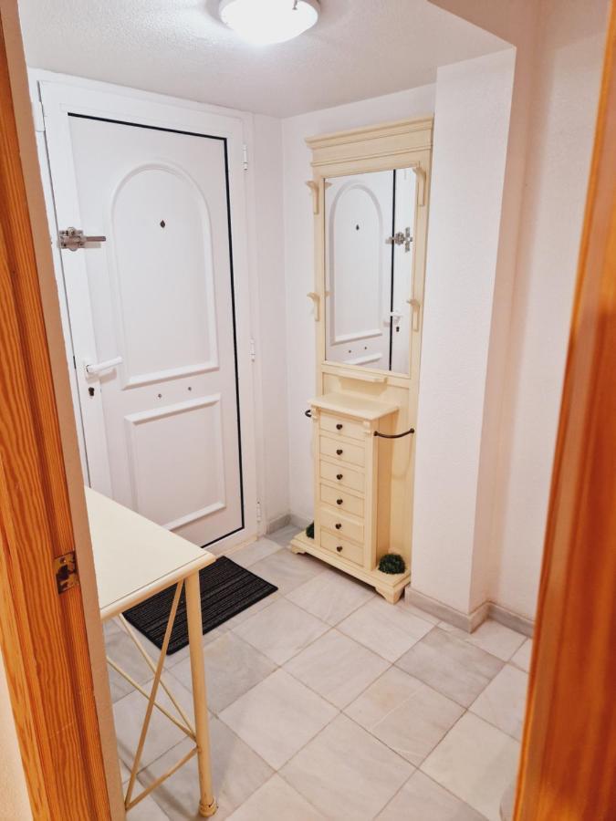 Magnifico Chalet Adosado En Torrevieja, Alicante. Bagian luar foto
