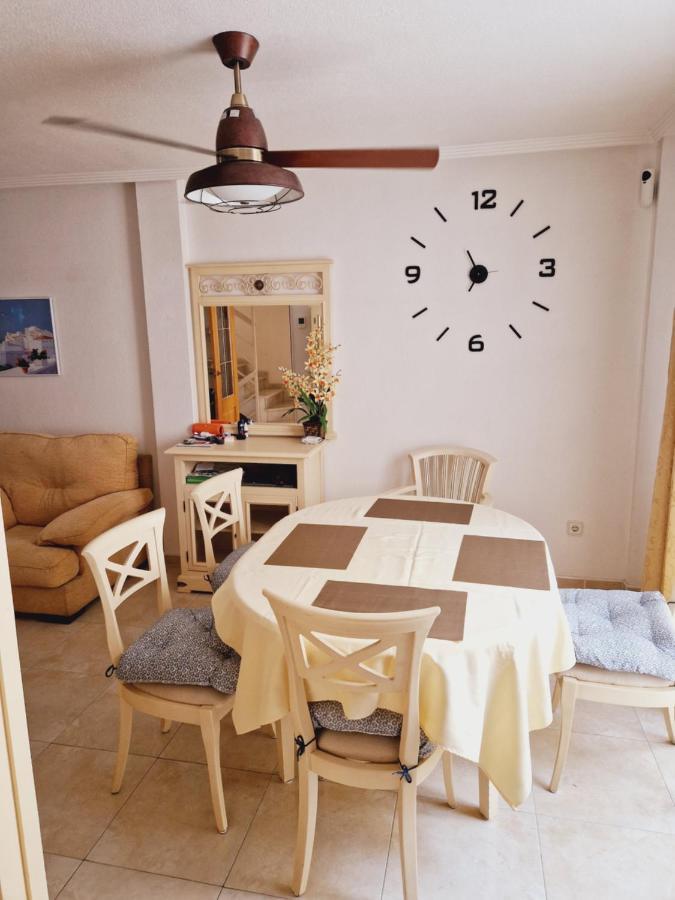 Magnifico Chalet Adosado En Torrevieja, Alicante. Bagian luar foto