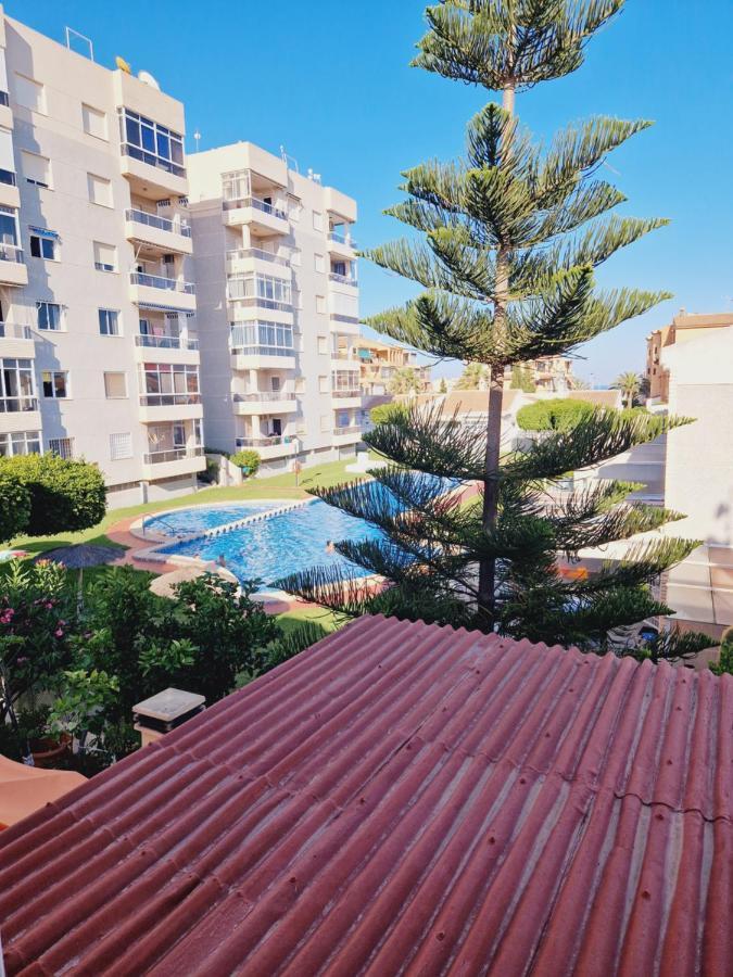 Magnifico Chalet Adosado En Torrevieja, Alicante. Bagian luar foto