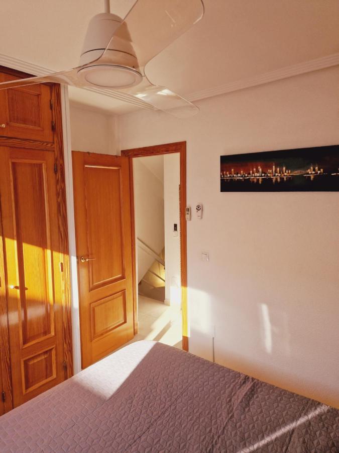 Magnifico Chalet Adosado En Torrevieja, Alicante. Bagian luar foto