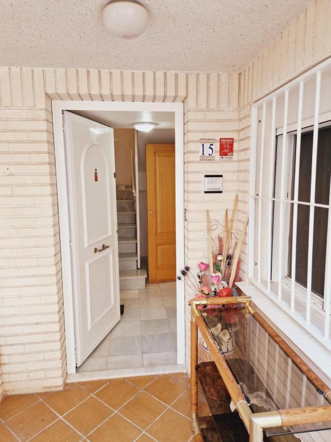 Magnifico Chalet Adosado En Torrevieja, Alicante. Bagian luar foto