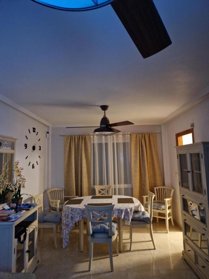 Magnifico Chalet Adosado En Torrevieja, Alicante. Bagian luar foto