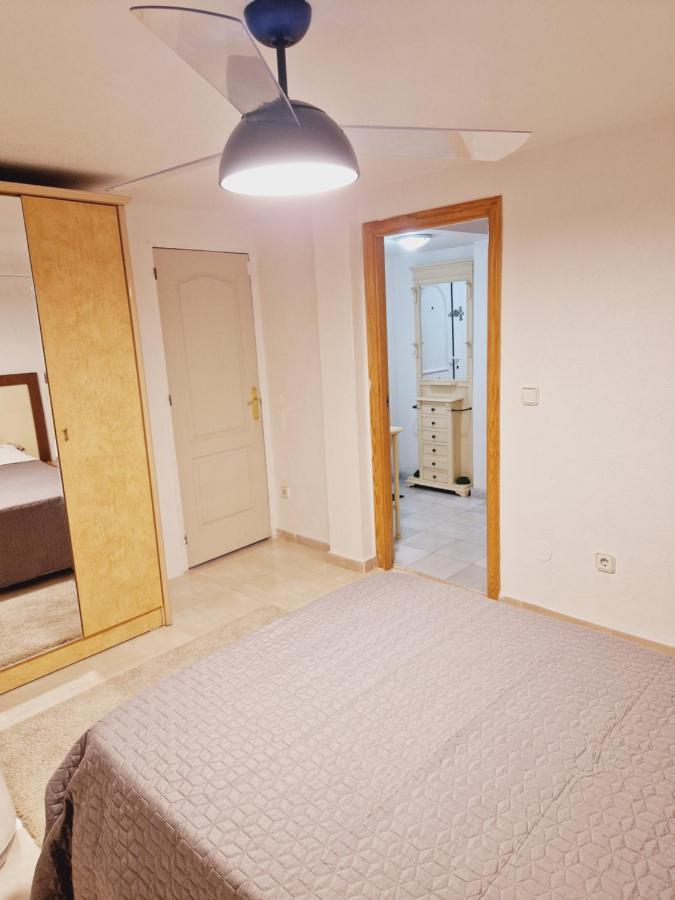 Magnifico Chalet Adosado En Torrevieja, Alicante. Bagian luar foto
